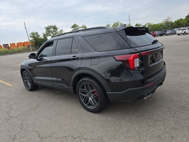 2025 Ford Explorer ST photo 5