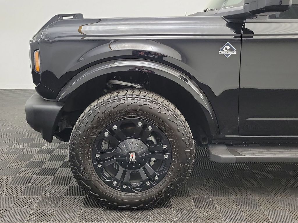 2023 Ford Bronco Outer Banks photo 9