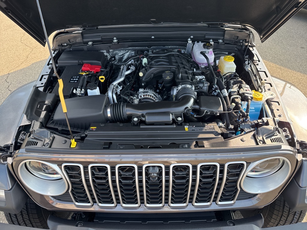 2025 Jeep Wrangler Sahara photo 11