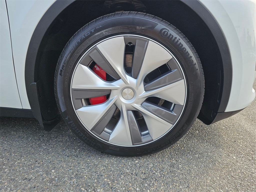 2023 Tesla Model Y Long Range photo 10