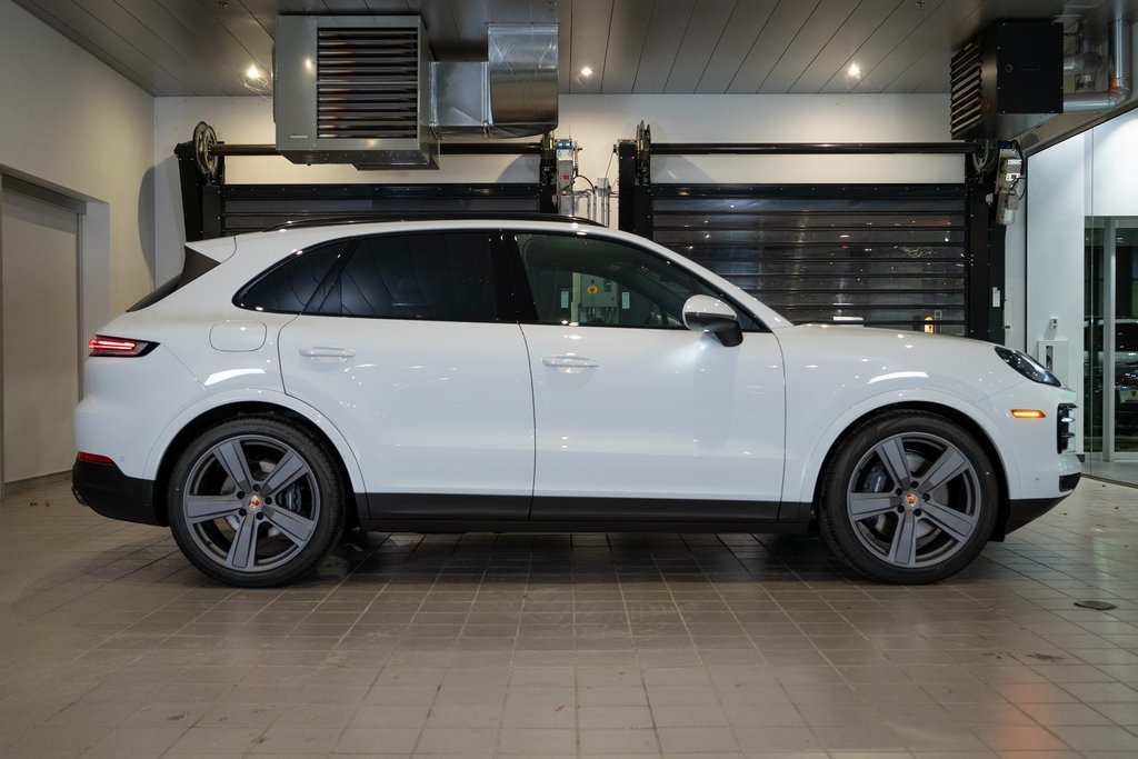 2025 Porsche Cayenne photo 4