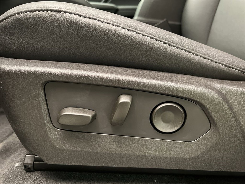 2025 Chevrolet Colorado Work Truck LT photo 11