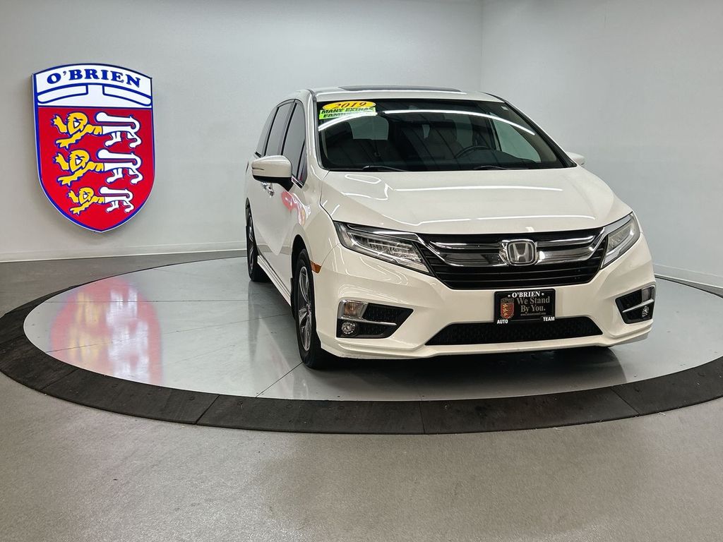 2019 Honda Odyssey Touring's photo