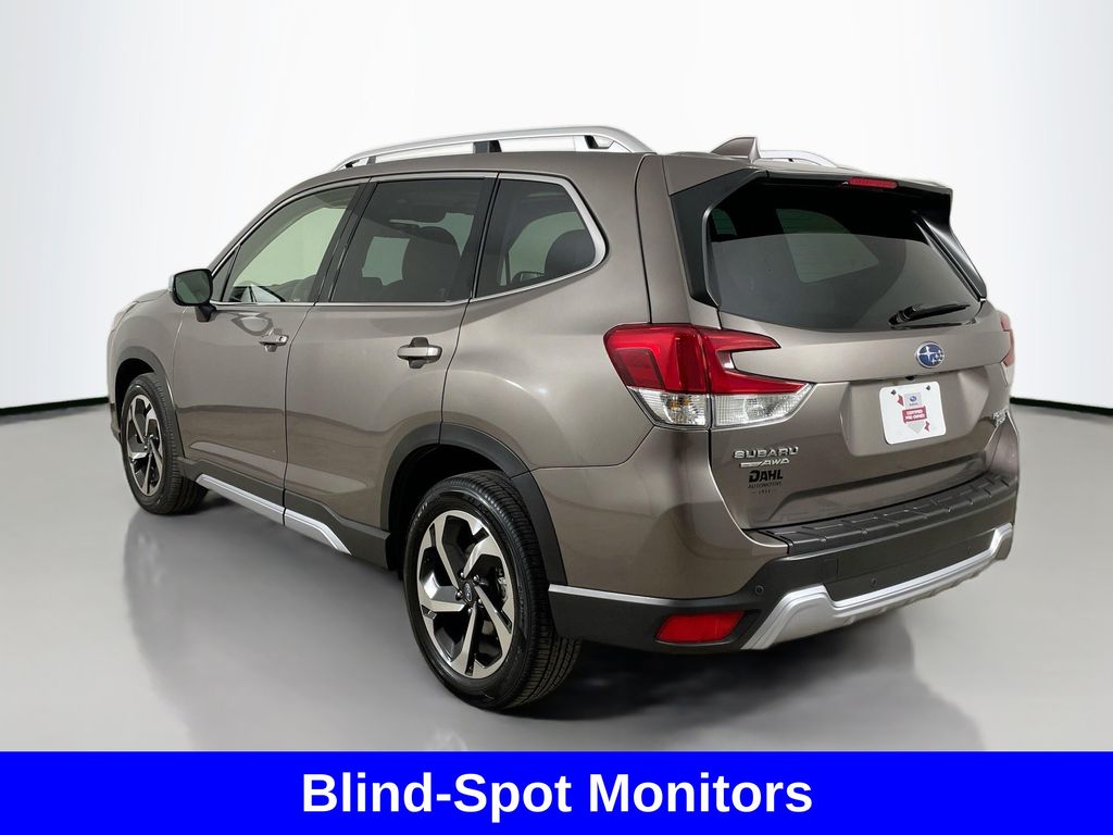 2022 Subaru Forester Touring photo 5