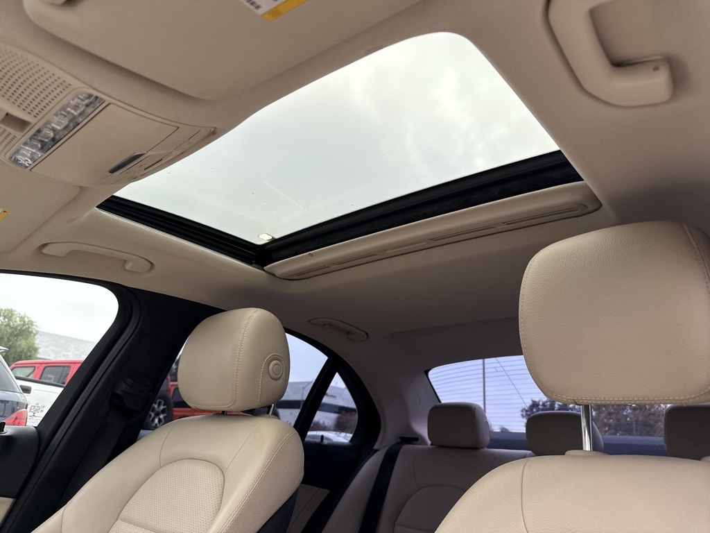 2020 Mercedes Benz C 300 photo 2