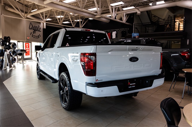 2025 Ford F-150 XLT photo 3
