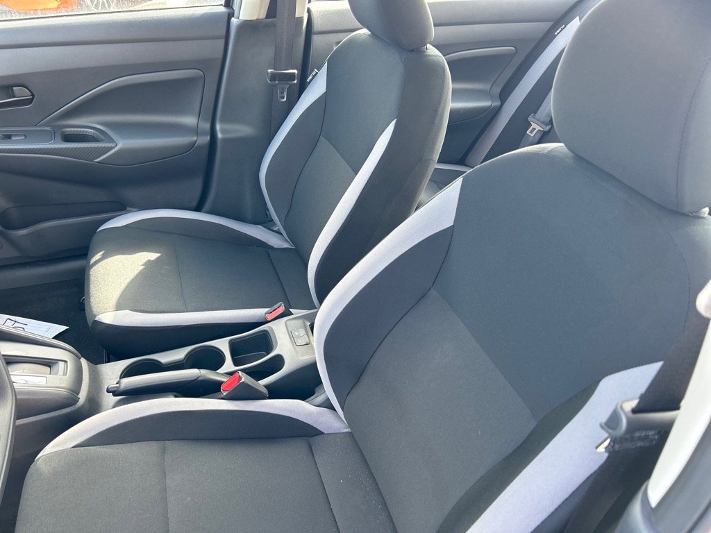 2025 Nissan Versa S photo 4