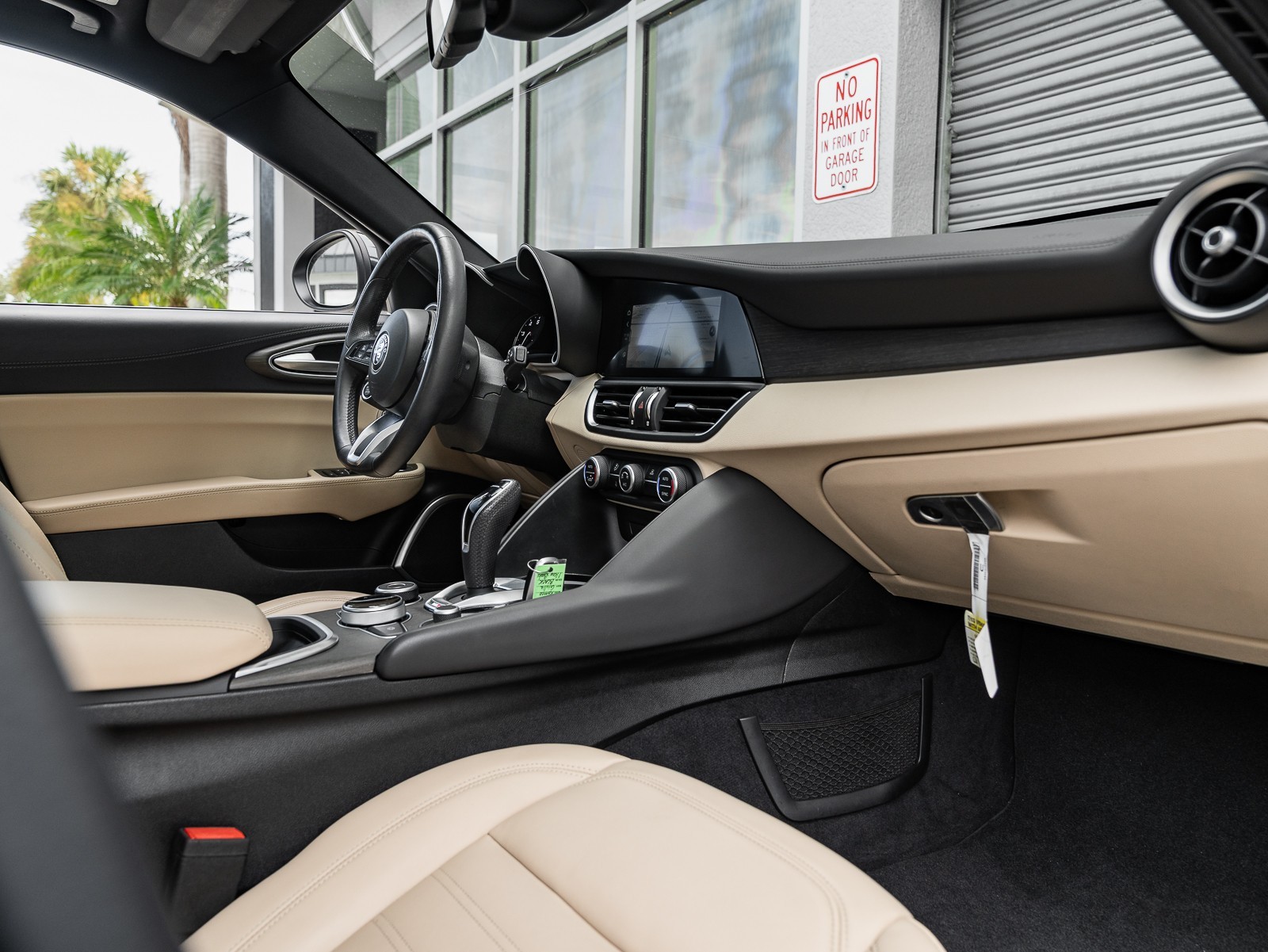2023 Alfa Romeo Giulia Ti photo 2