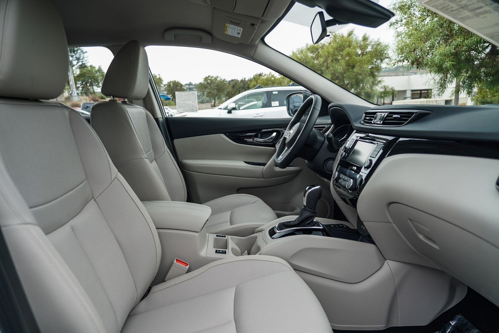 2022 Nissan Rogue Sport SL photo 12
