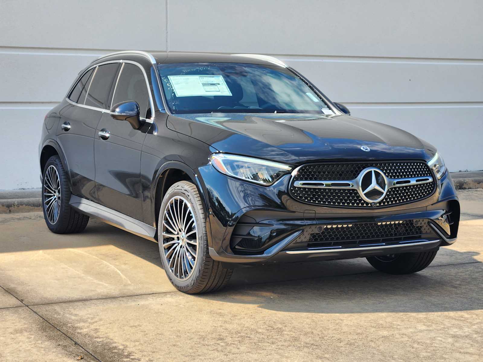 2026 Mercedes Benz GLC 300 photo 2