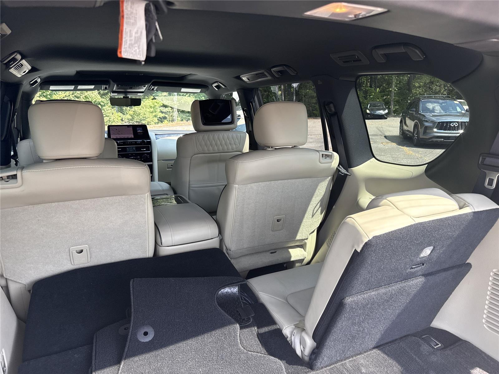 2022 Infiniti QX80 Sensory photo 24