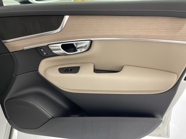 2026 Volvo XC90 AWD Plus photo 44