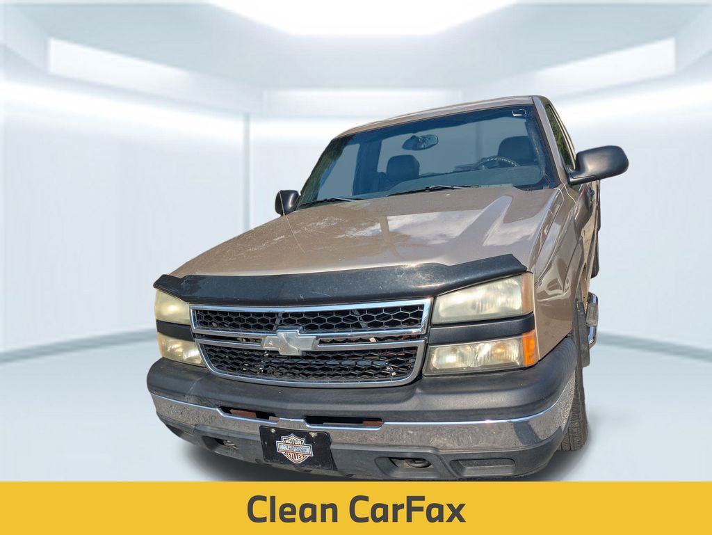 2006 Chevrolet Silverado 1500 Work Truck photo 2