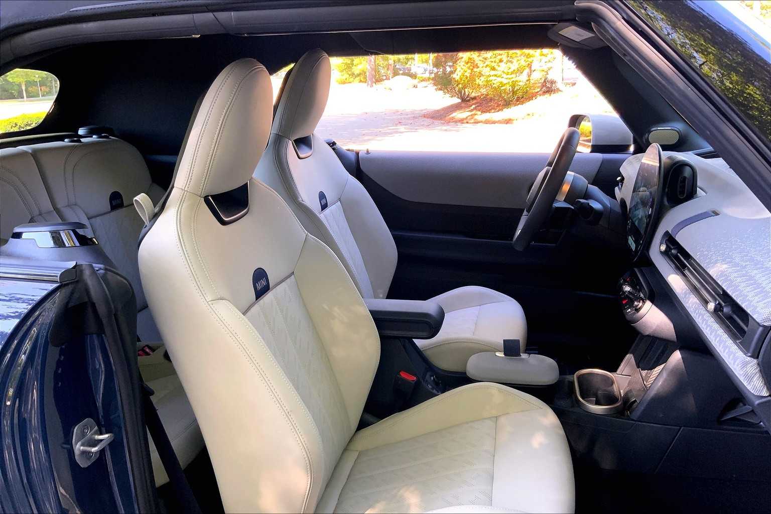 2025 Mini Cooper Convertible S photo 7
