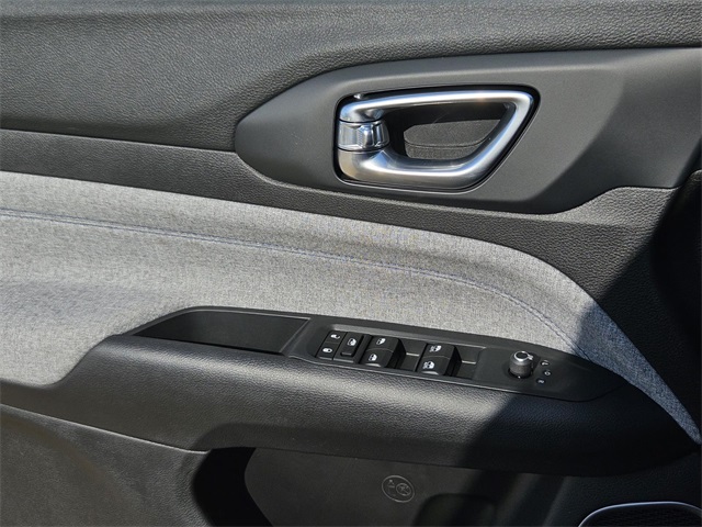 2025 Jeep Compass North Edition Latitude photo 11