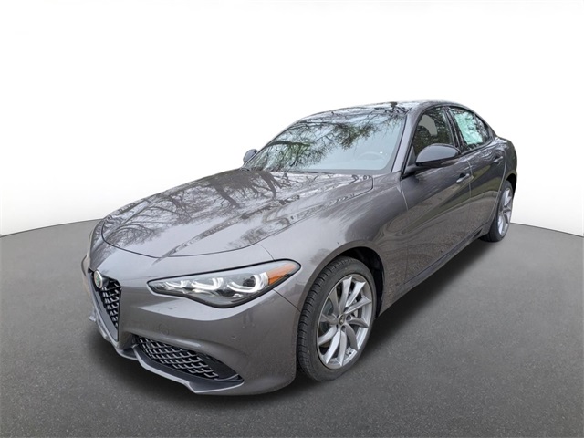 2025 Alfa Romeo Giulia Base's photo