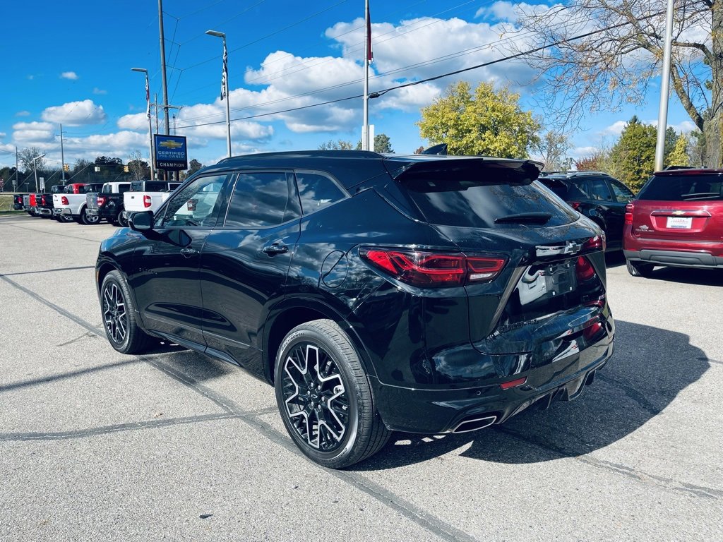 2025 Chevrolet Blazer RS photo 3