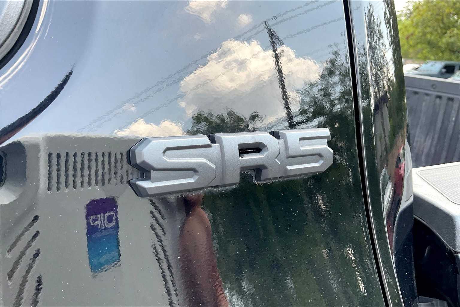 2024 Toyota Tacoma SR5 Double Cab photo 9