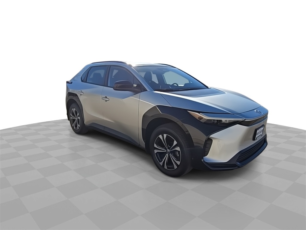 2023 Toyota bZ4X XLE photo 2