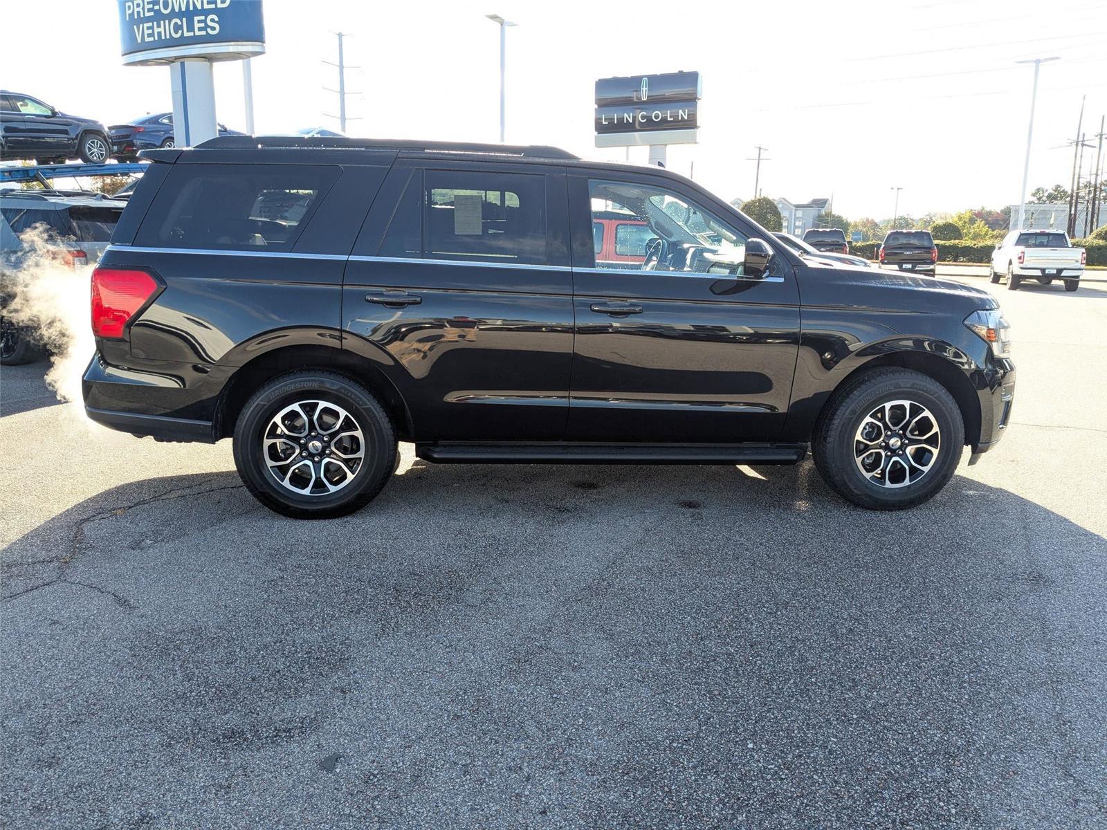 2024 Ford Expedition XLT photo 4