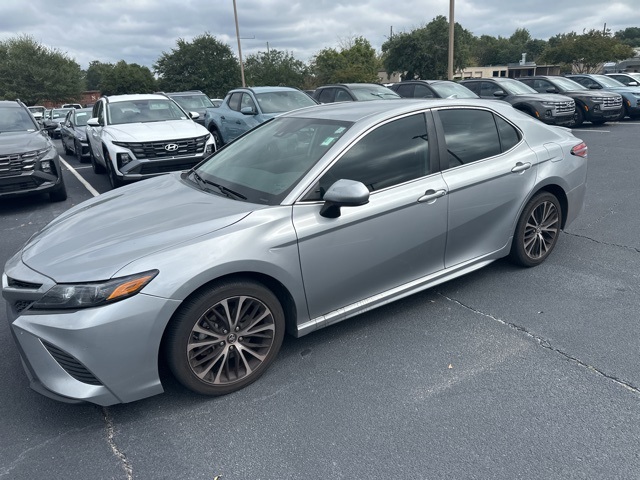 2019 Toyota Camry L photo 2