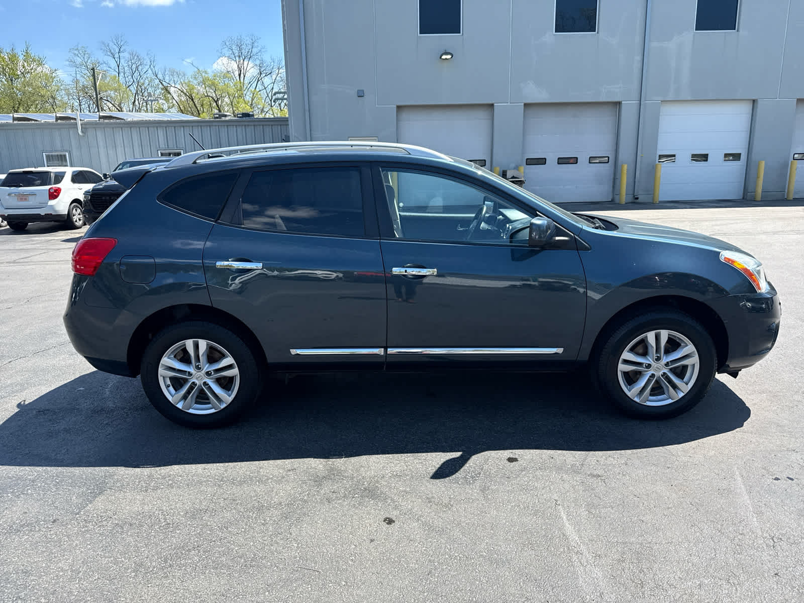 2012 Nissan Rogue SV photo 2