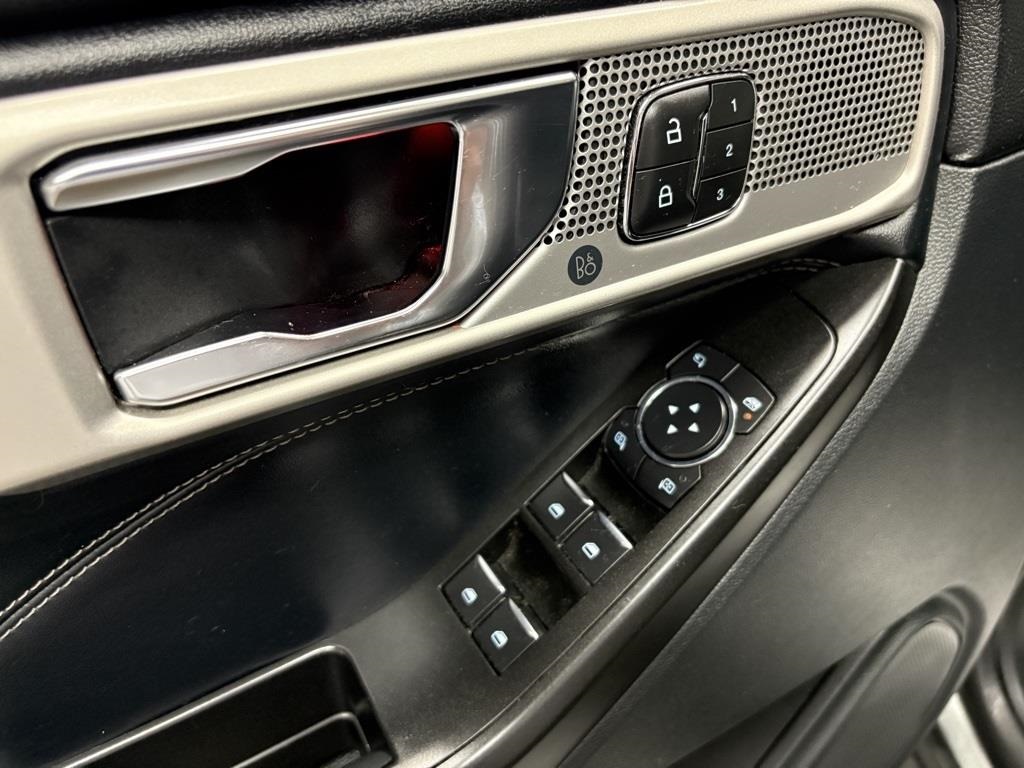 2020 Ford Explorer Limited photo 14