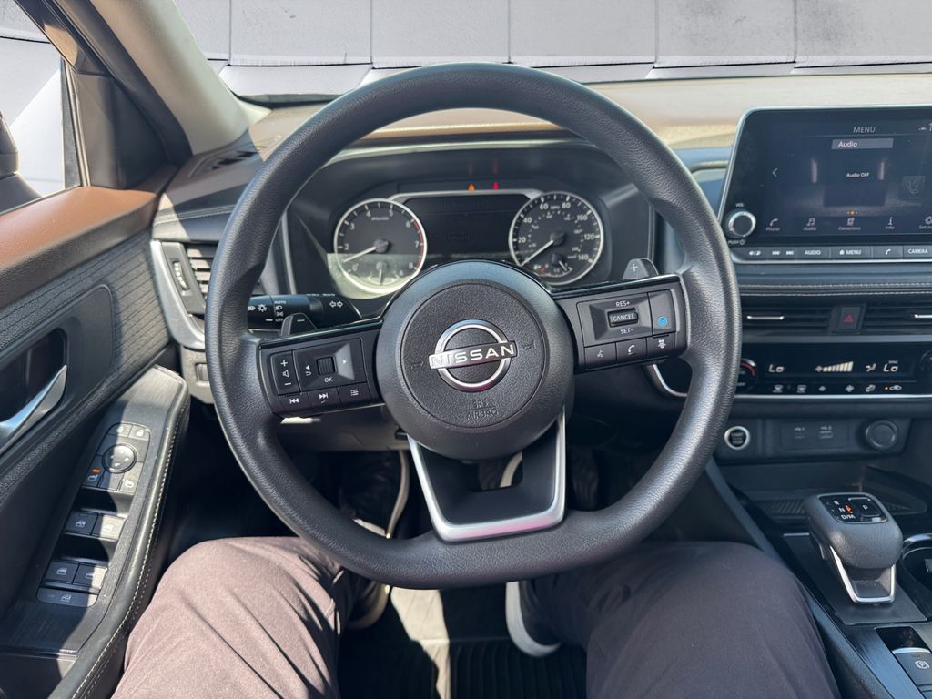 2023 Nissan Rogue SV photo 9