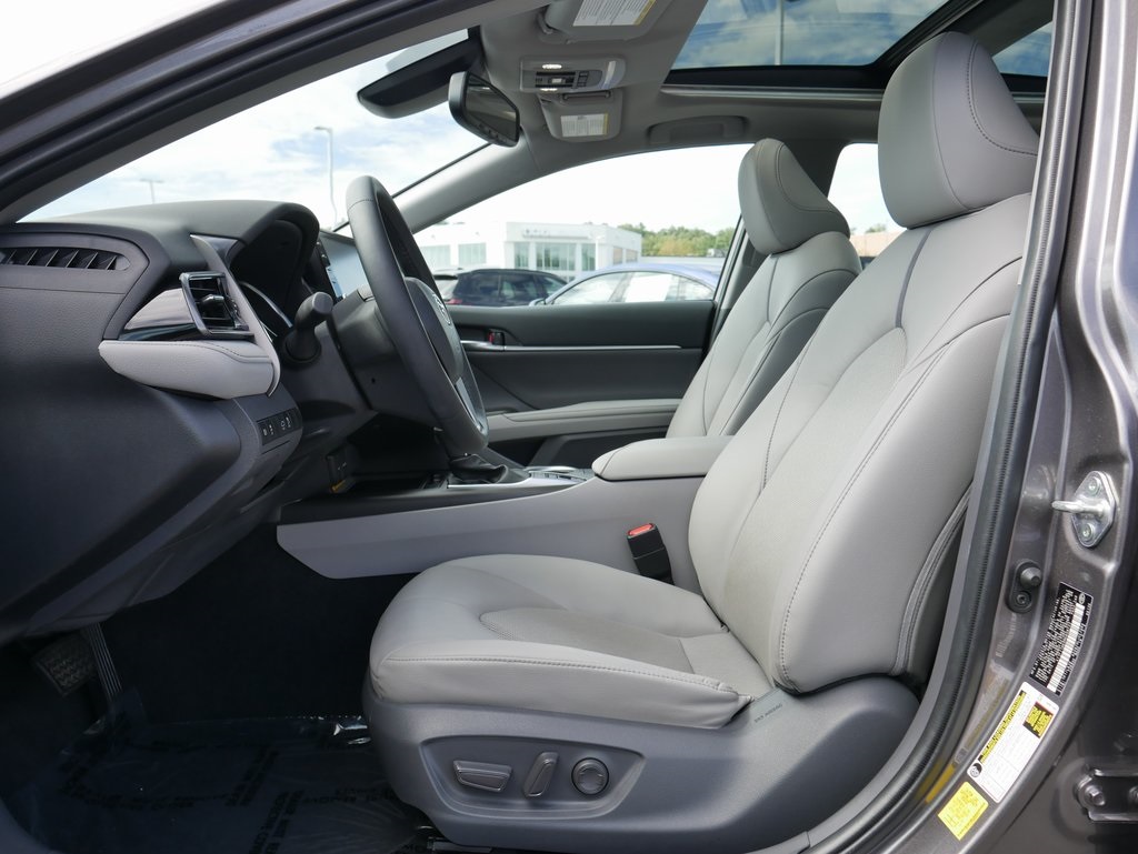 2021 Toyota Camry XLE photo 11