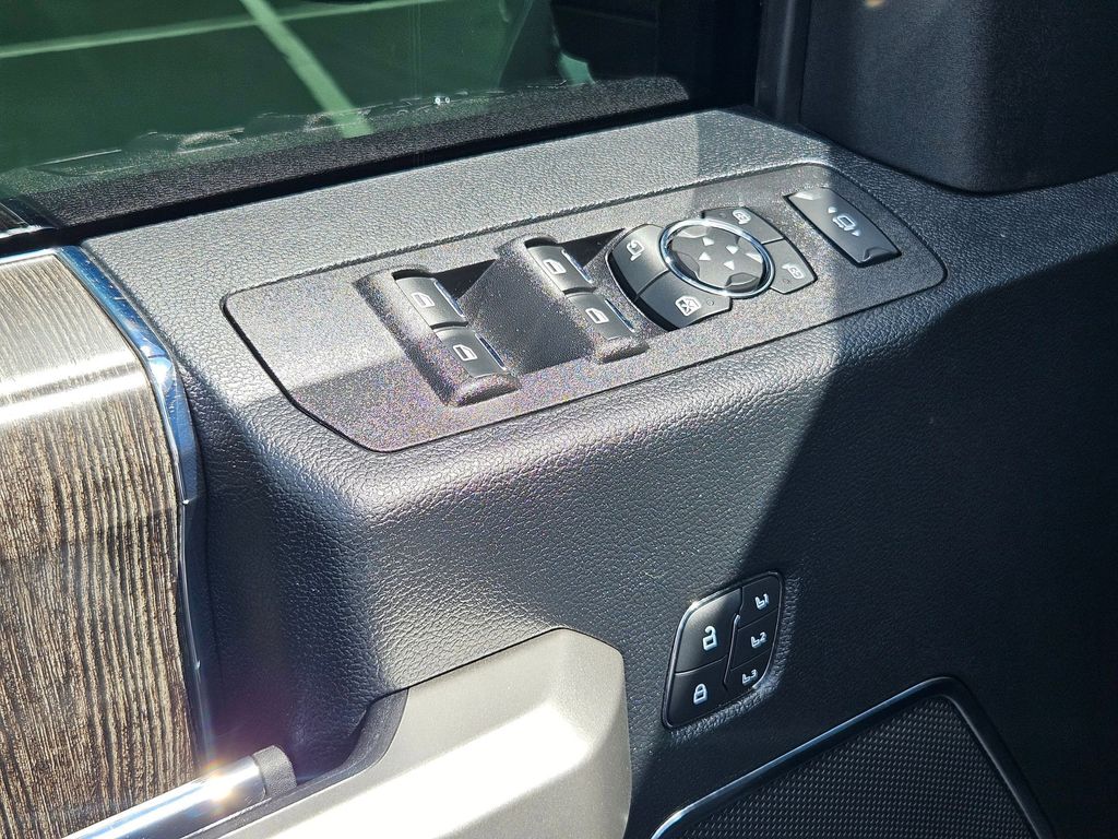 2021 Ford F-250 Lariat photo 11