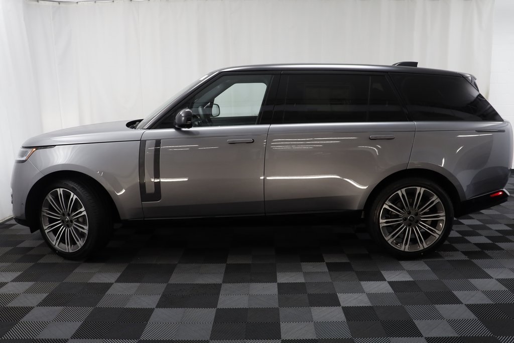 2025 Land Rover Range Rover SE photo 5