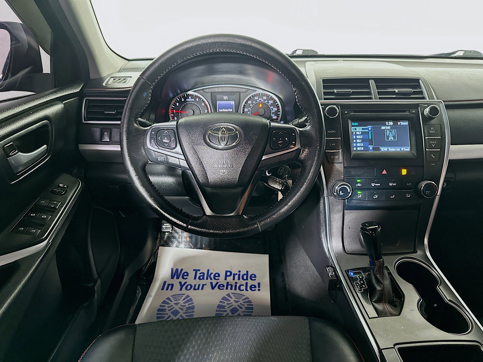 2015 Toyota Camry SE photo 20