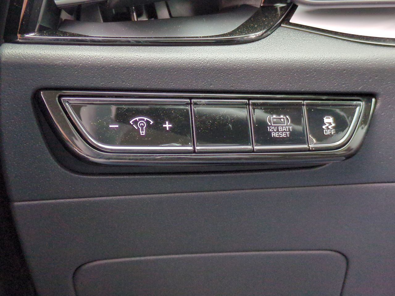 2025 Kia Niro EX photo 14