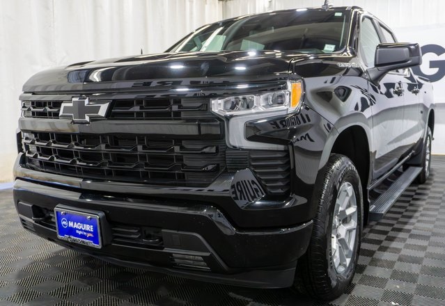 2024 Chevrolet Silverado 1500 RST photo 2