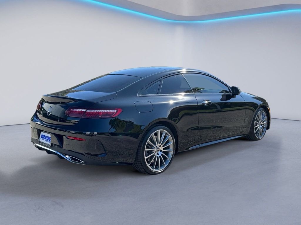 2022 Mercedes Benz E 450 Coupe photo 4