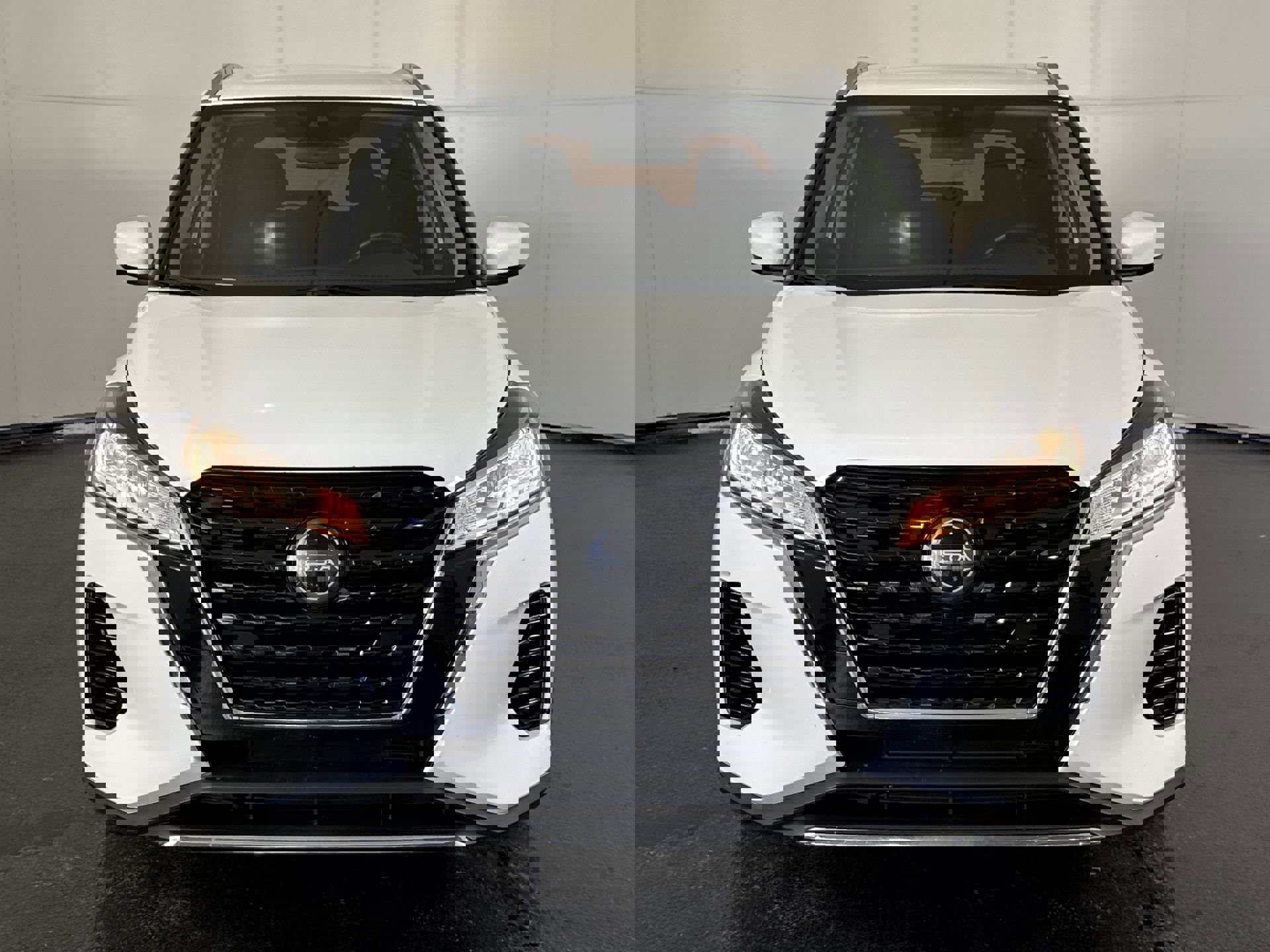 2022 Nissan Kicks SV photo 2