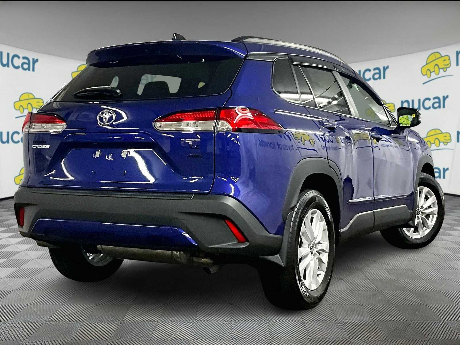 2025 Toyota Corolla Cross LE photo 6