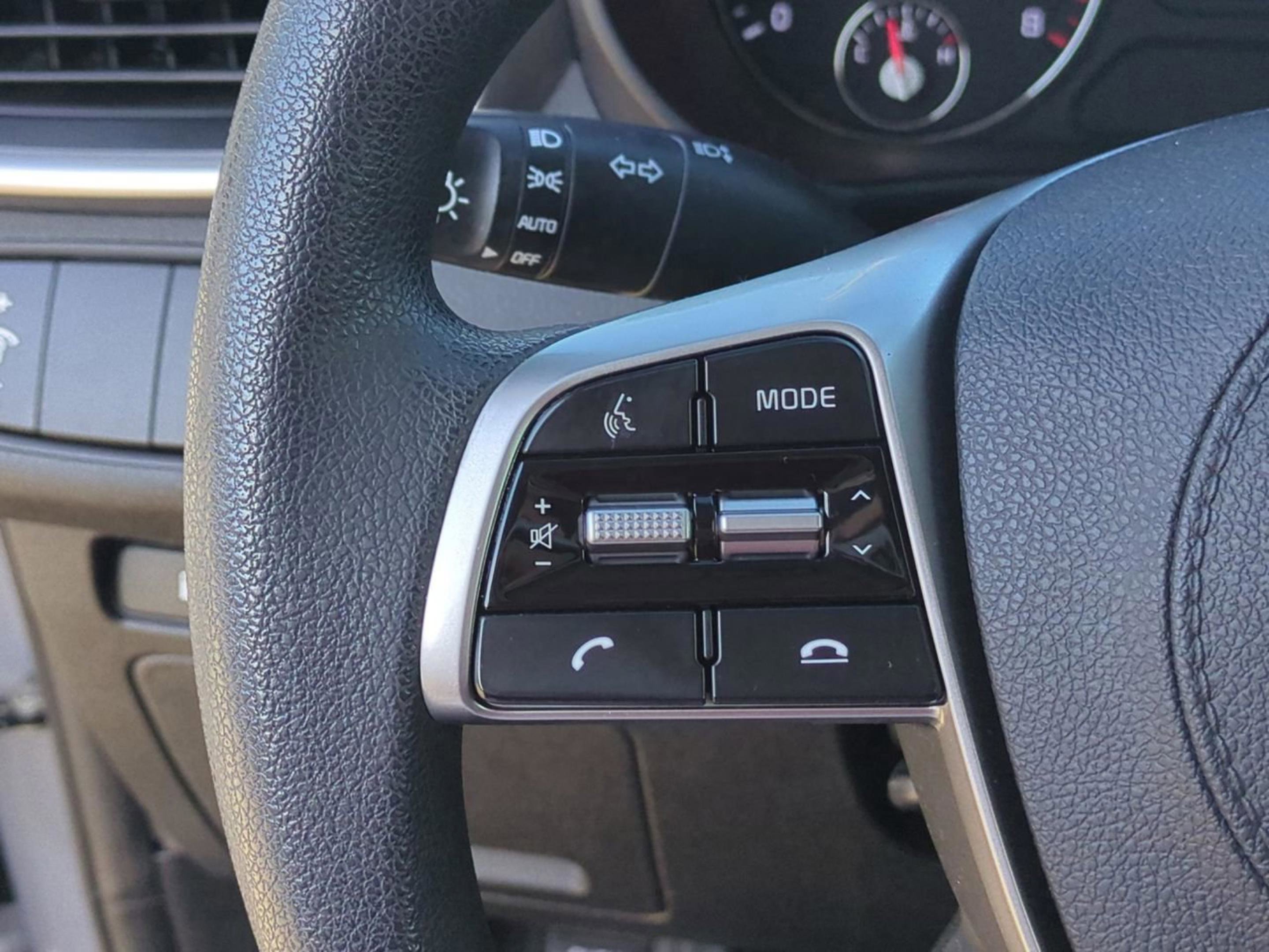 2020 Kia Sorento LX photo 24