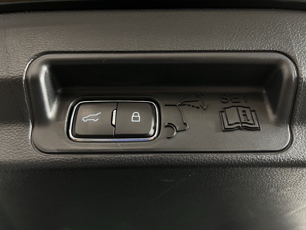 2024 Ford Explorer ST-Line photo 26
