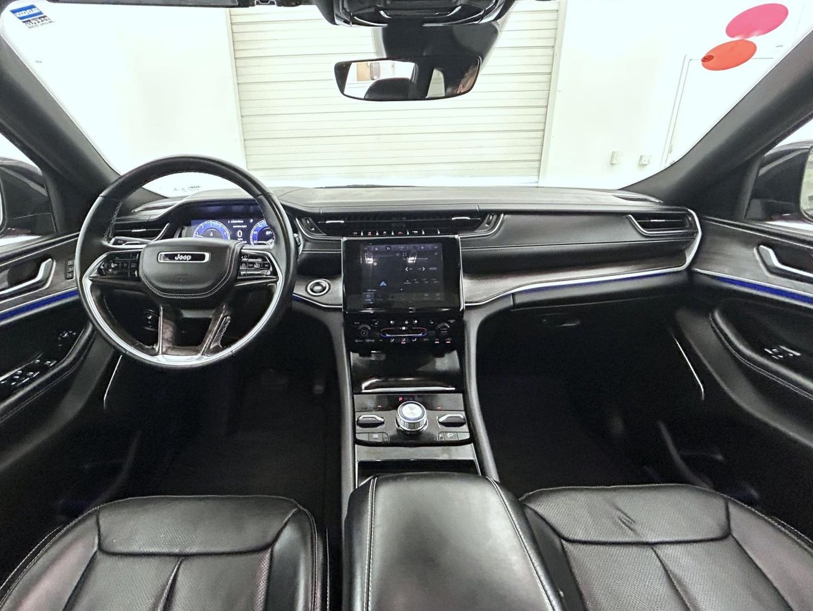 2022 Jeep Grand Cherokee Overland photo 13