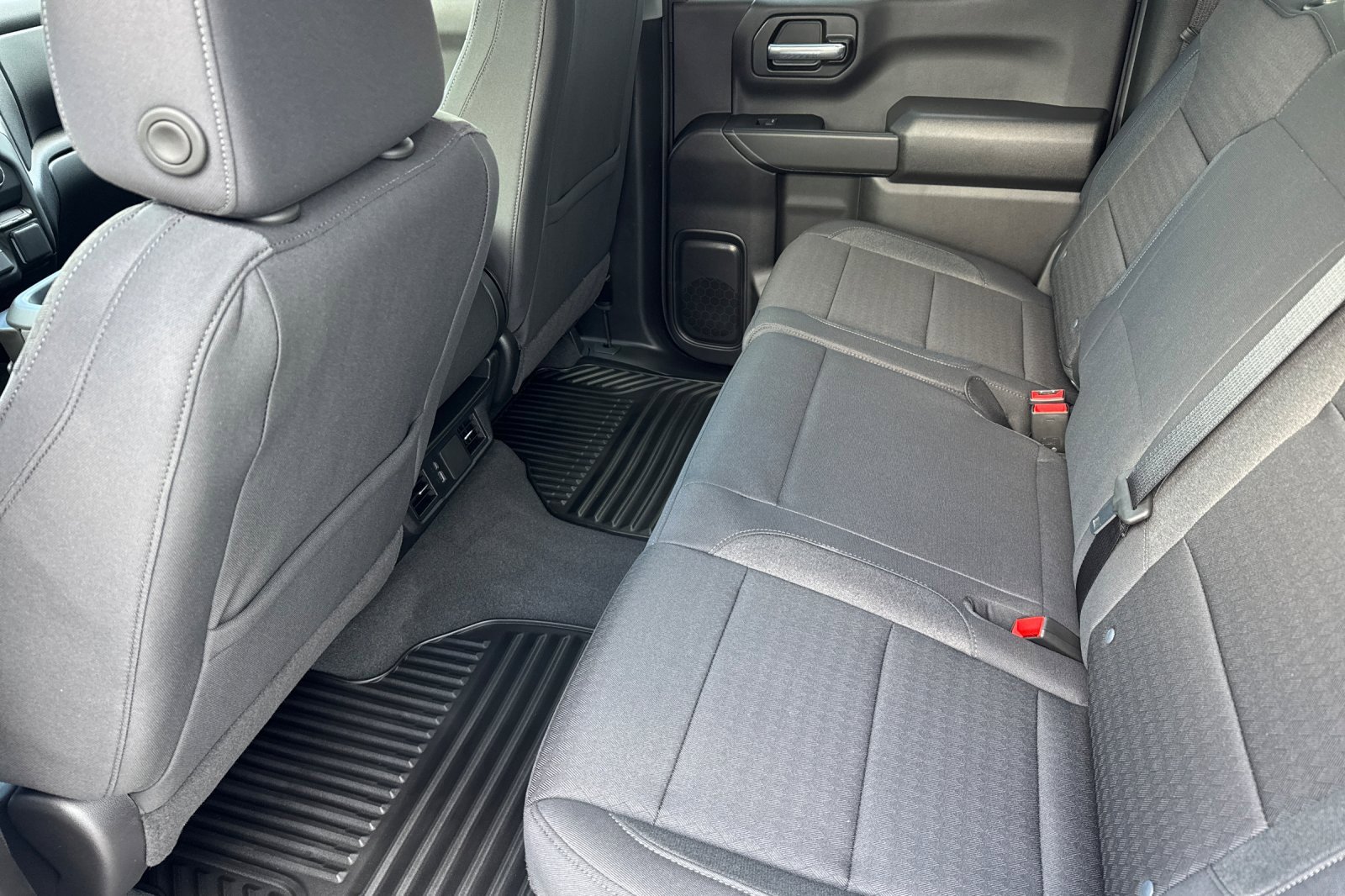 2025 Chevrolet Silverado 1500 Custom photo 12