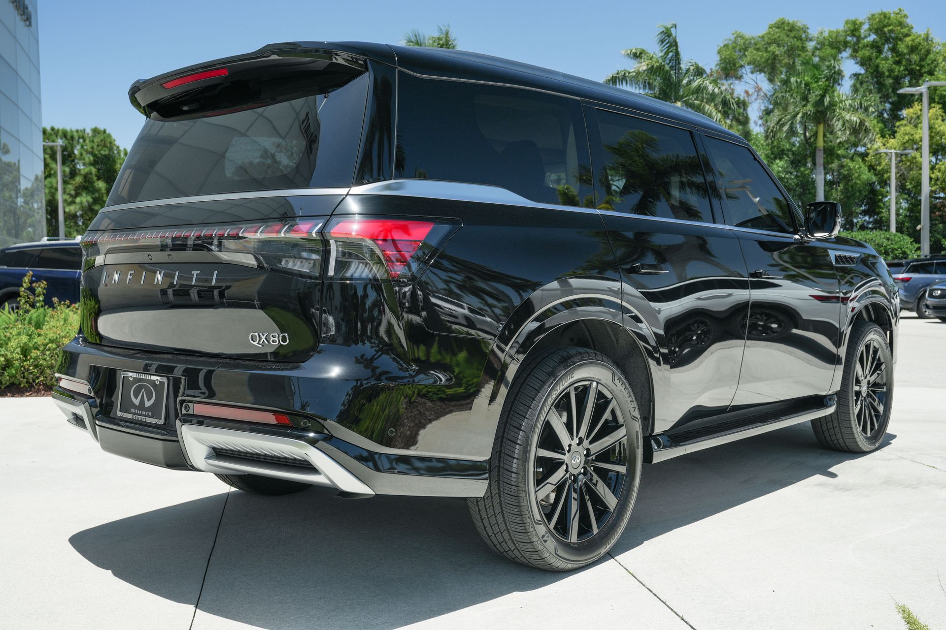 2025 Infiniti QX80 Luxe photo 18