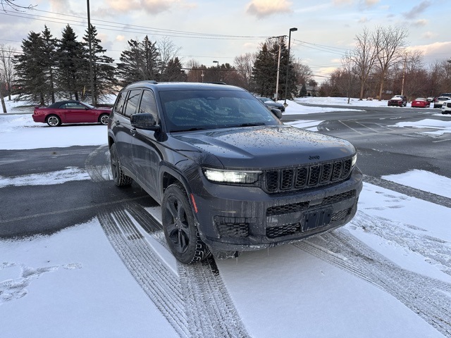 2023 Jeep Grand Cherokee L Altitude's photo