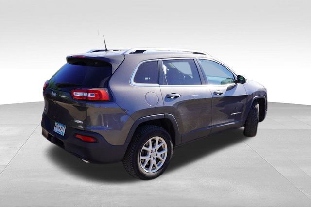 2017 Jeep Cherokee Latitude photo 3