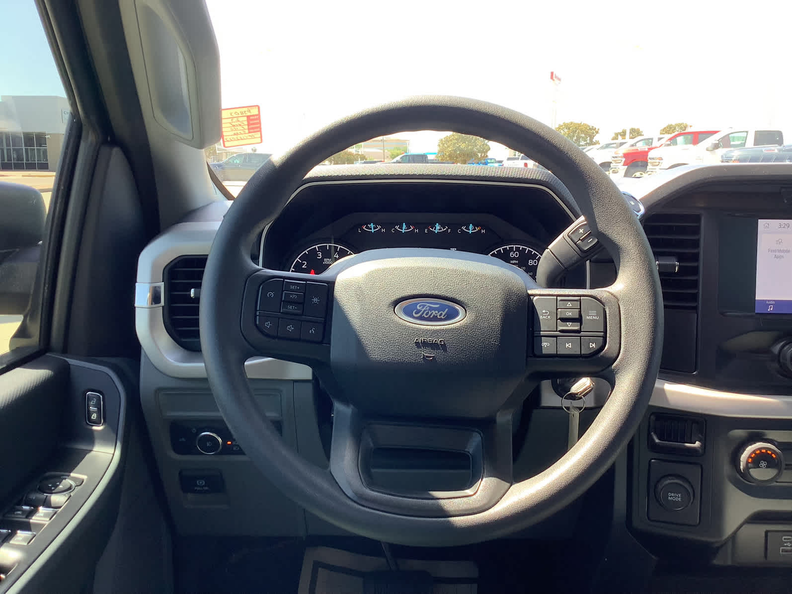 2023 Ford F-150 XLT photo 17