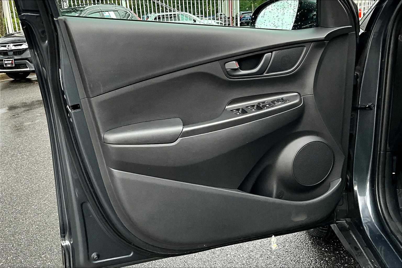 2023 Hyundai Kona SEL photo 21