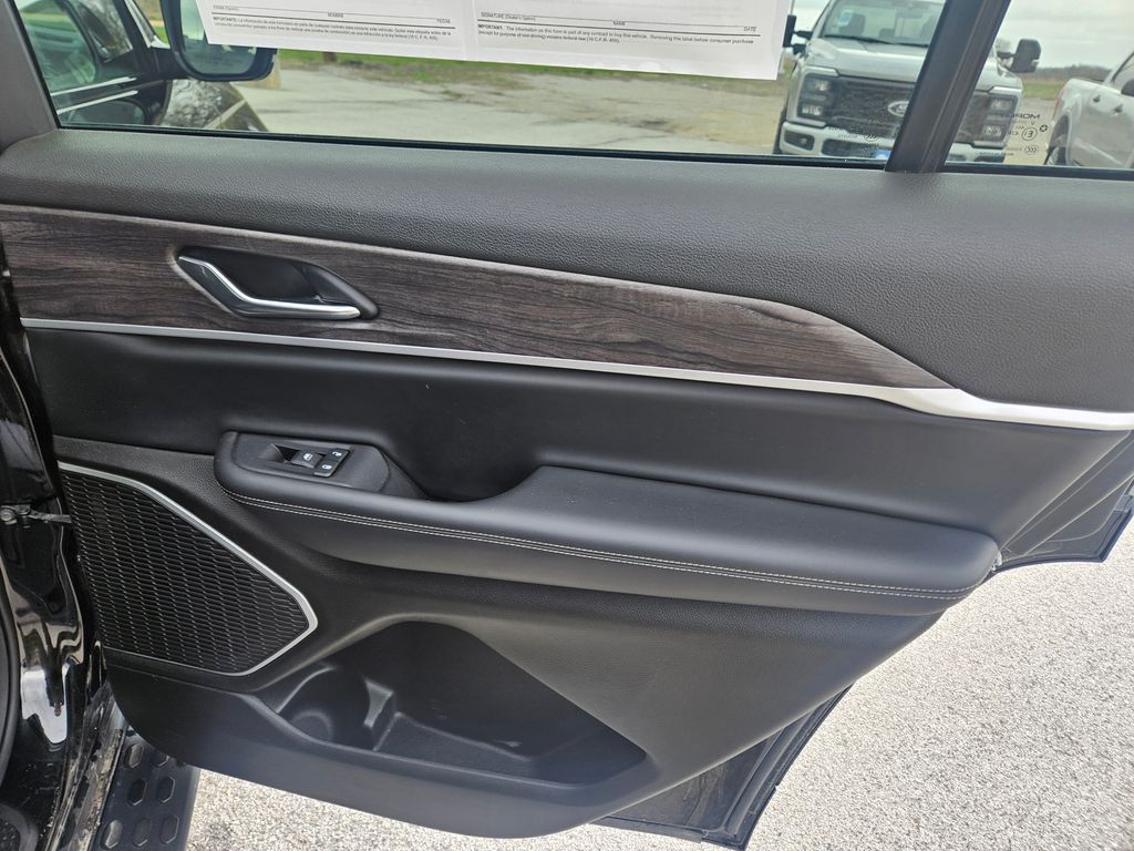 2022 Jeep Grand Cherokee Limited photo 24