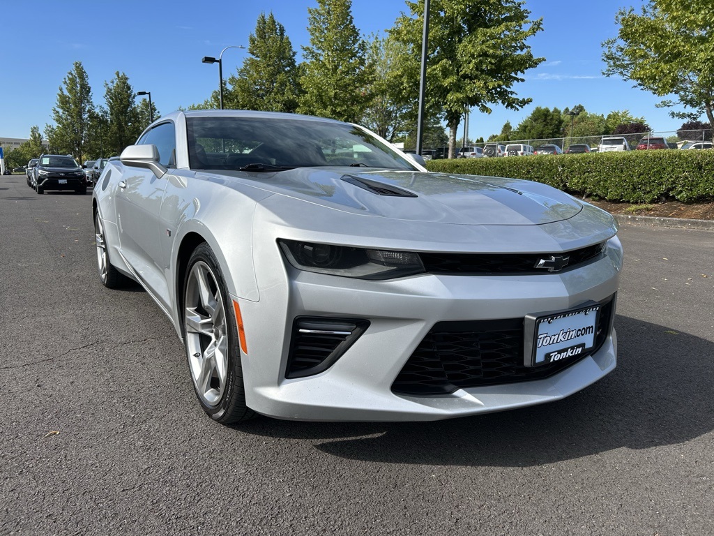 2018 Chevrolet Camaro SS photo 2