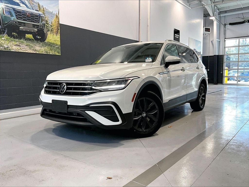 2022 Volkswagen Tiguan SE photo 3