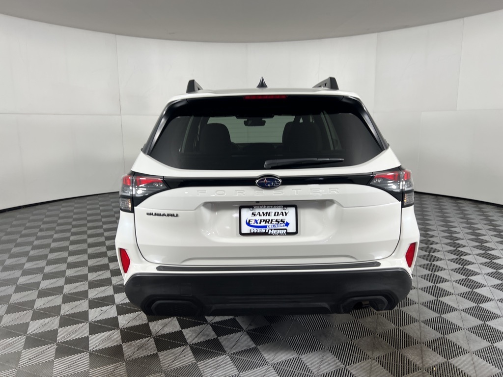 2025 Subaru Forester Premium photo 3